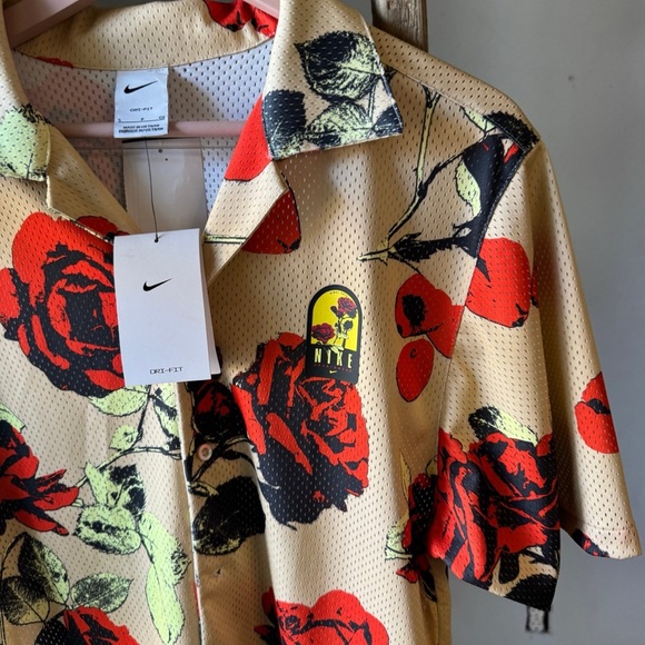Nike Men's Floral Button Down Shirt - Cream and Red Small - Picture 9 of 14